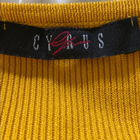 🎉 3 for $15 Cyrus top - Picture 4 of 5